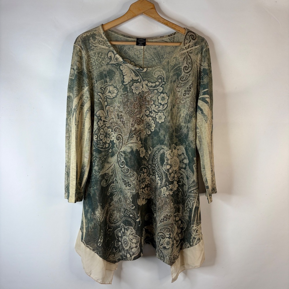 Cal Style Tunic Top Women 2XL Green Paisley Rhinestone Sharkbite Hem Boho